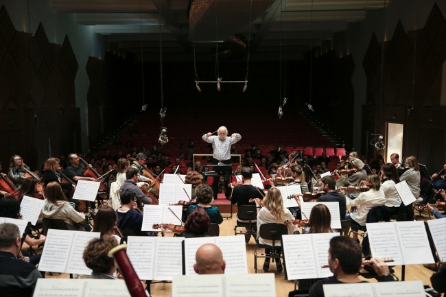 Yabancı besteci tarafından yazılan ilk Türkçe opera: Troya